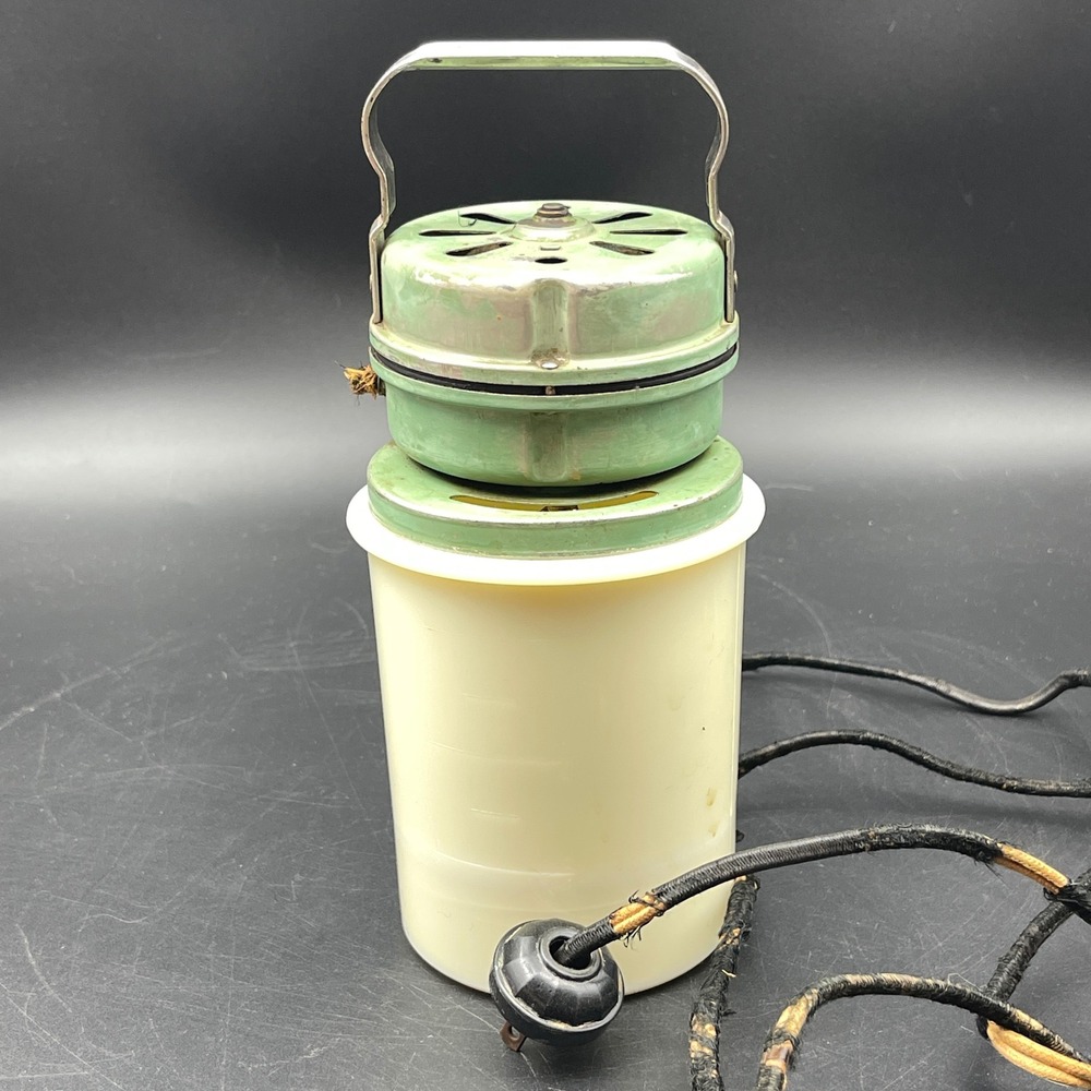 Vtg Chicago Electric‎ Handywhip Mixer Uranium Custard Glass Glows Green 34-109A